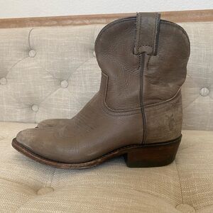 Womens Frye Distress Billy booties